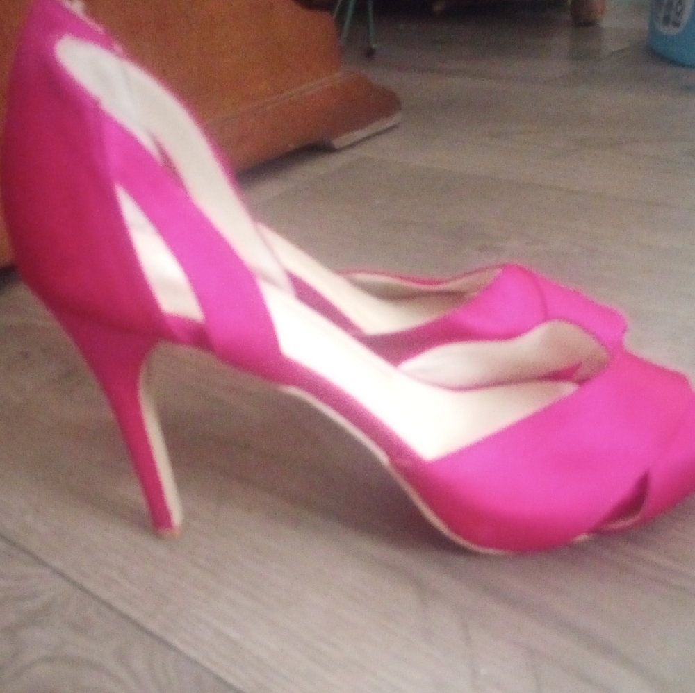 Elegant Pink Women's Heels By David's Bridal - Picture 2 of 6
